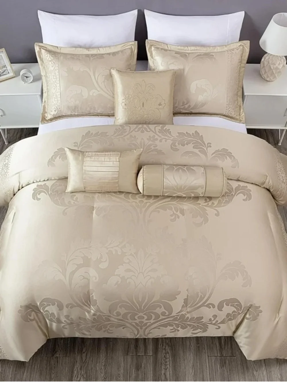 Luxurious Beige Damask 3 piece Full size Comforter Set